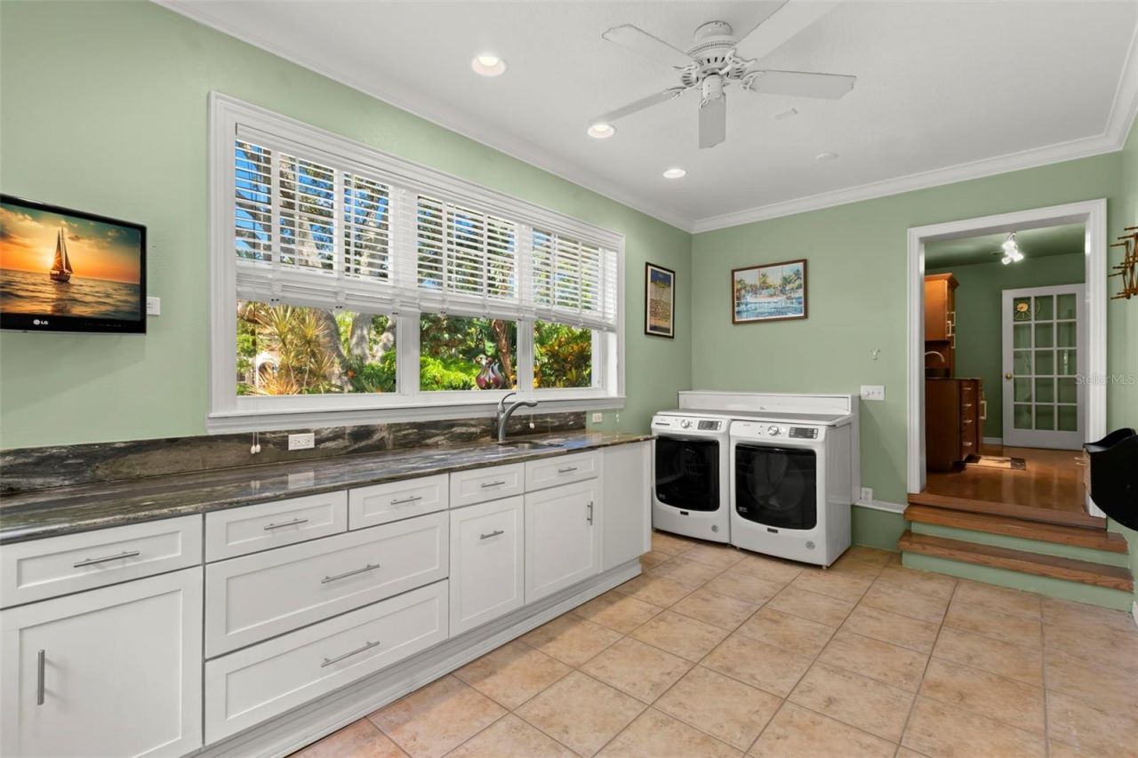 1417 Beach Drive Ne, Saint Petersburg, FL 33704 Photo