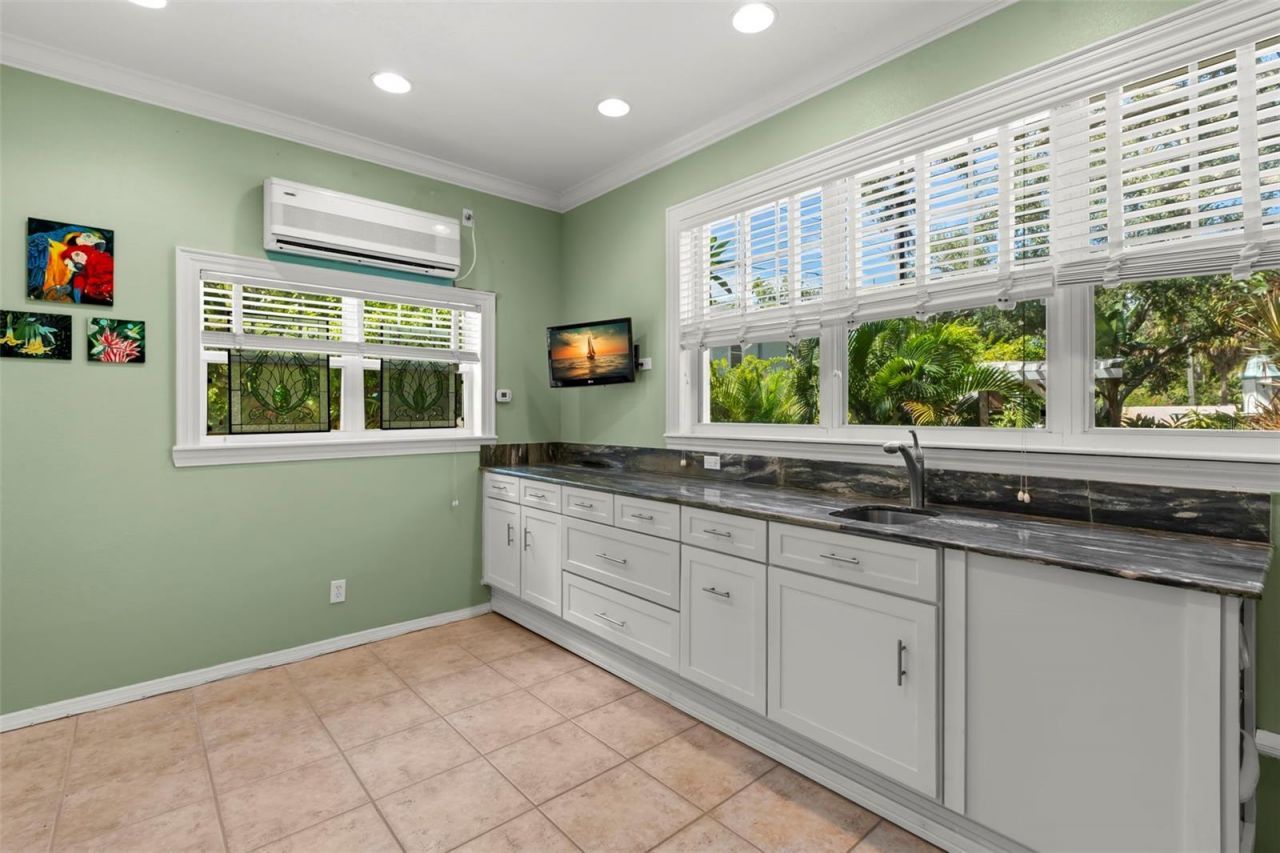 1417 Beach Drive Ne, Saint Petersburg, FL 33704 Photo