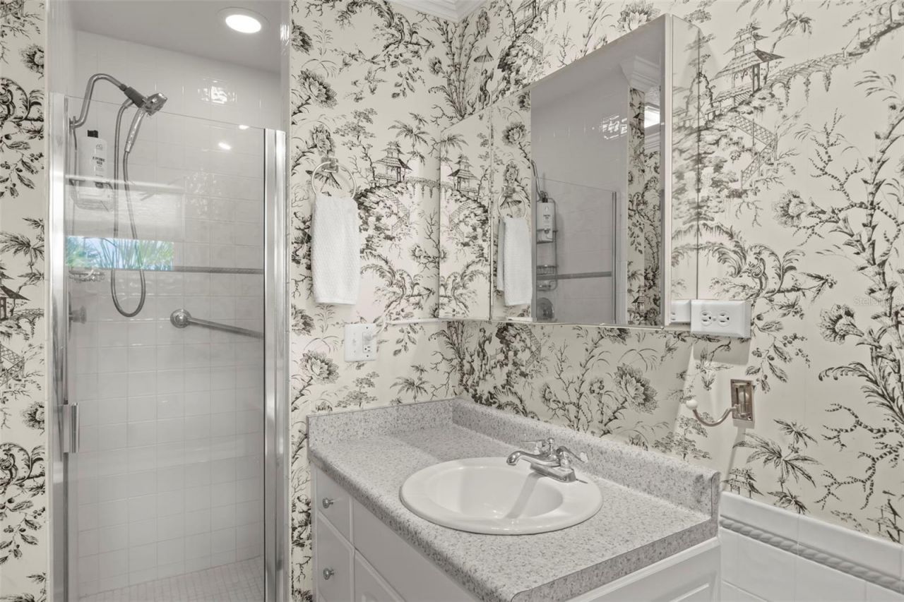 1417 Beach Drive Ne, Saint Petersburg, FL 33704 Photo