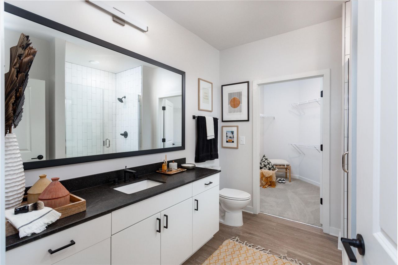 2403 Mall Drive Photo 14