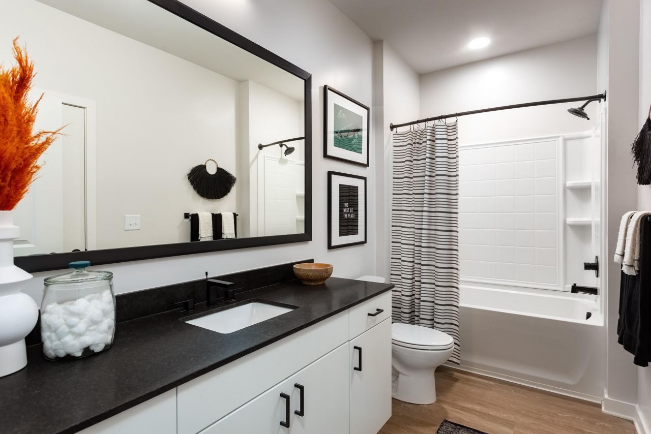 2403 Mall Drive Photo 16