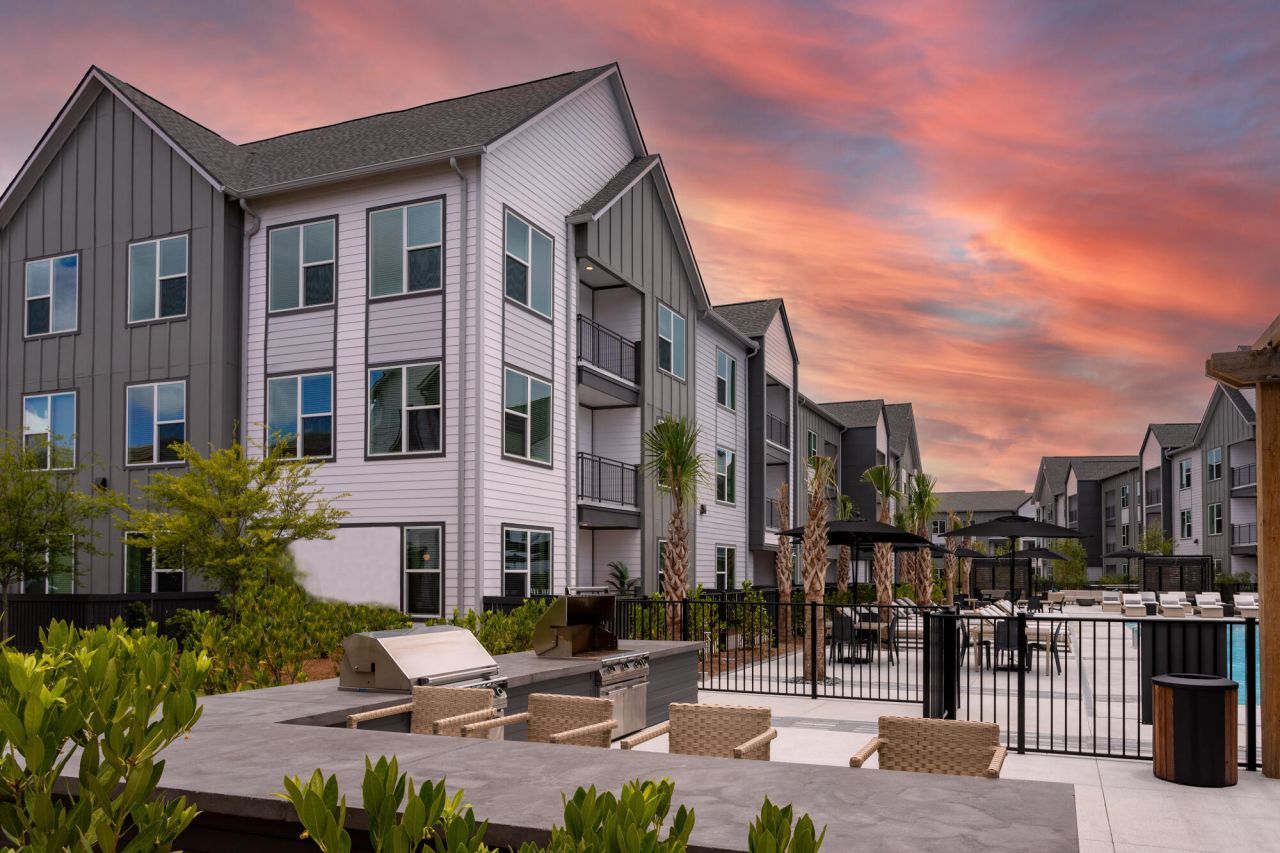 2403 Mall Drive Photo 7