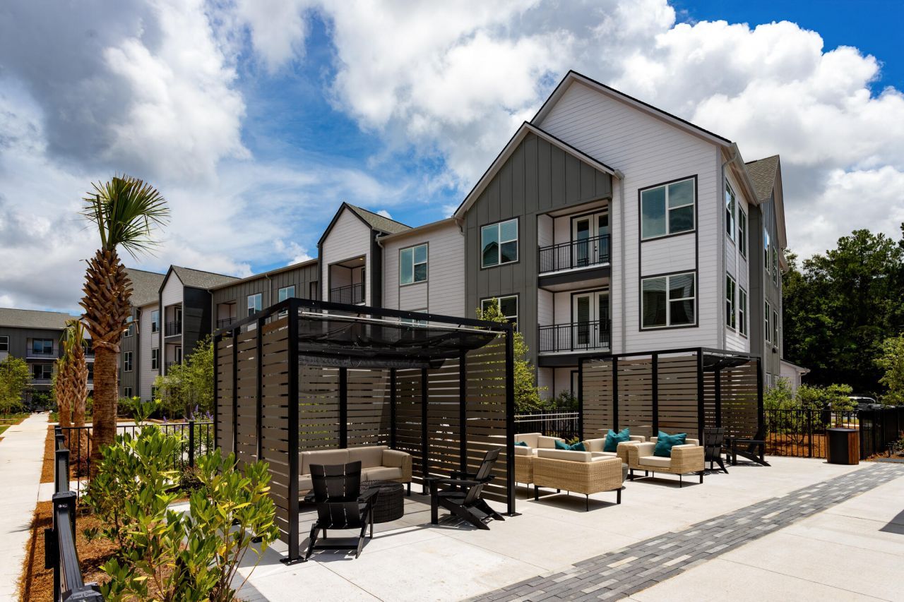 2403 Mall Drive Photo 9