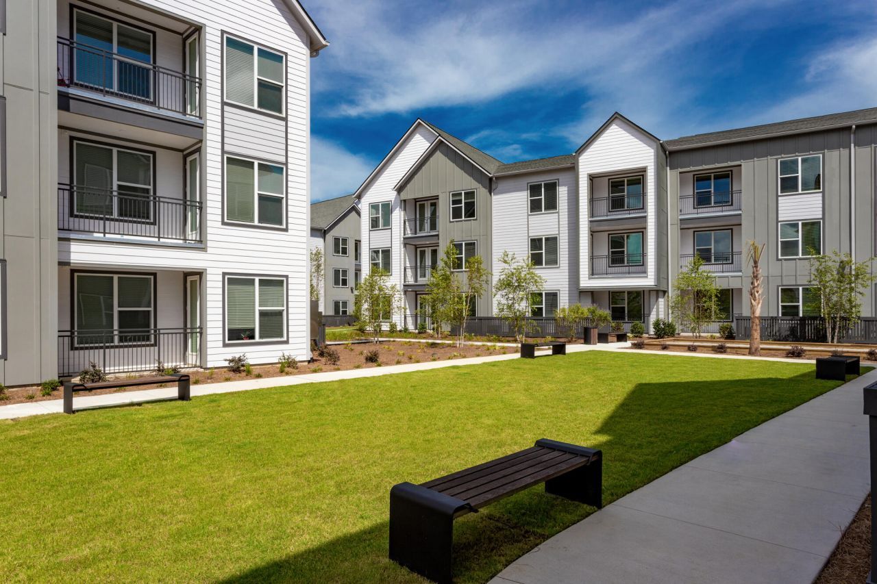 2403 Mall Drive Photo 11