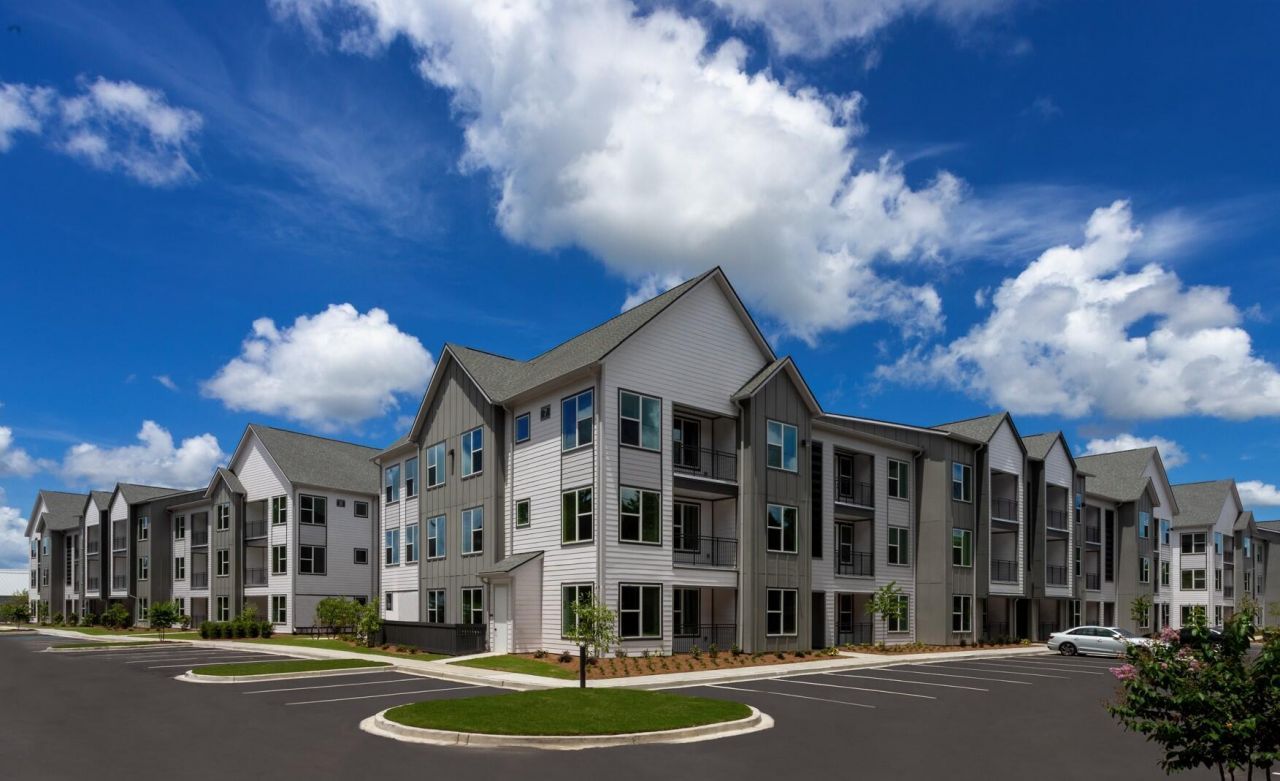 2403 Mall Drive Photo 6