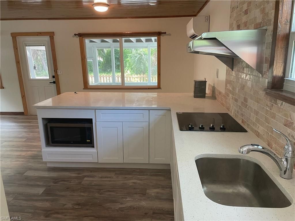 784 Oak St, Fort Myers Beach, FL 33931 Photo