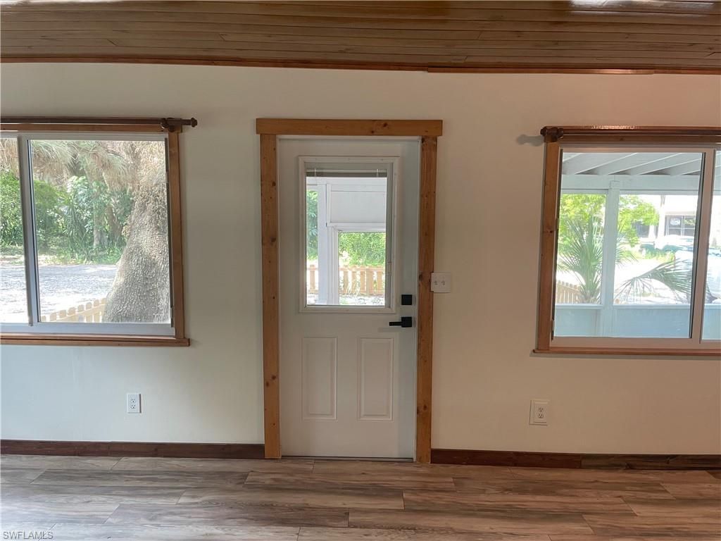 784 Oak St, Fort Myers Beach, FL 33931 Photo