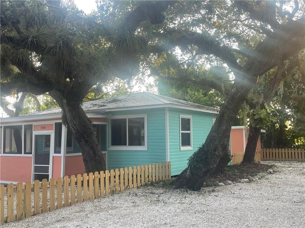 784 Oak St, Fort Myers Beach, FL 33931 Photo
