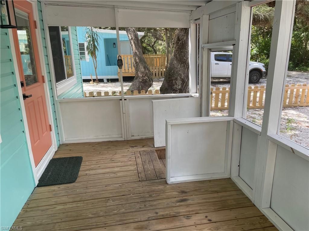 784 Oak St, Fort Myers Beach, FL 33931 Photo