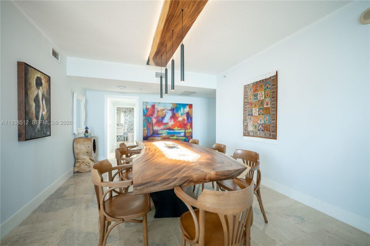 335 S Biscayne Blvd , Unit 3909, Miami, FL 33131 Photo