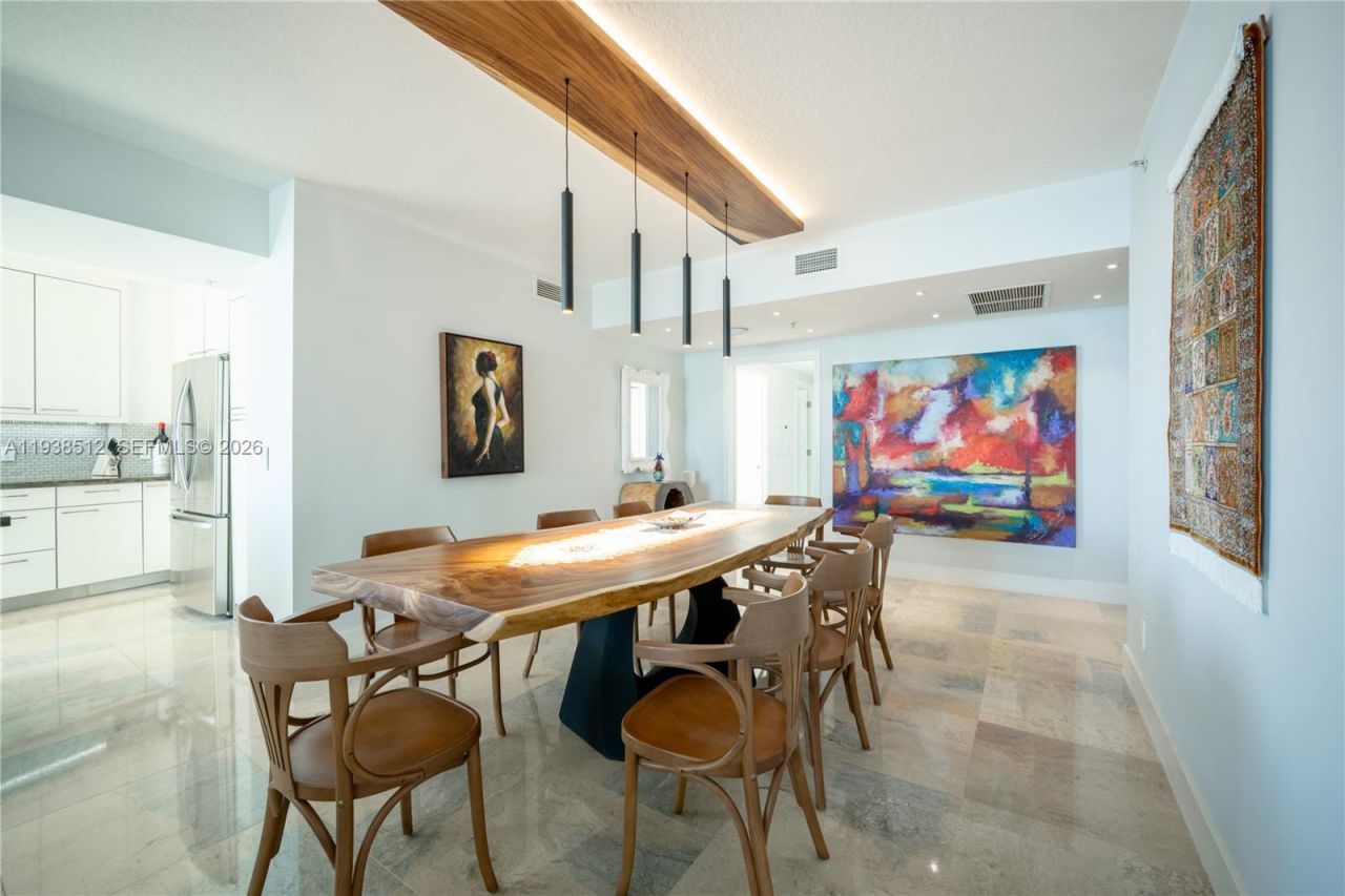 335 S Biscayne Blvd , Unit 3909, Miami, FL 33131 Photo