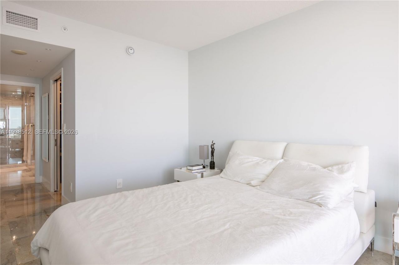 335 S Biscayne Blvd , Unit 3909, Miami, FL 33131 Photo