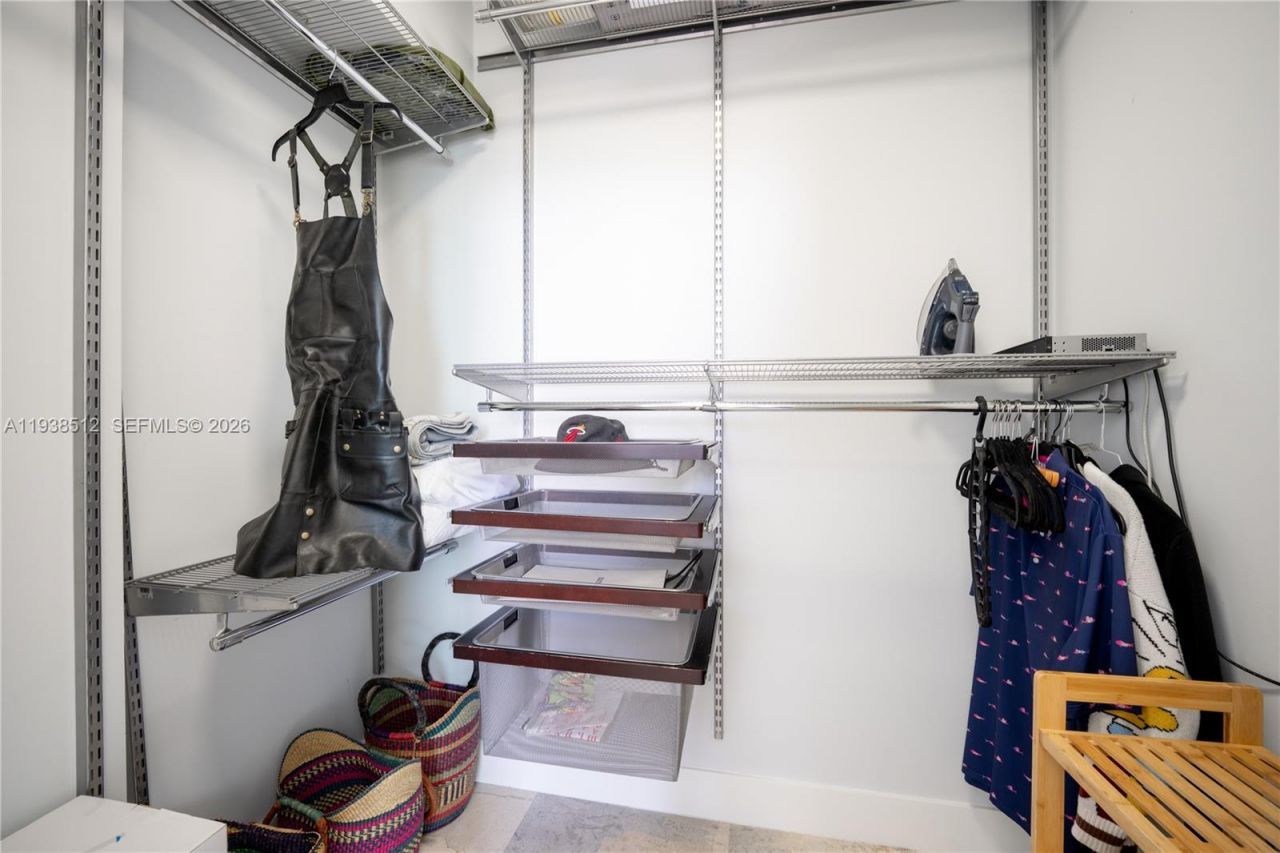 335 S Biscayne Blvd , Unit 3909, Miami, FL 33131 Photo