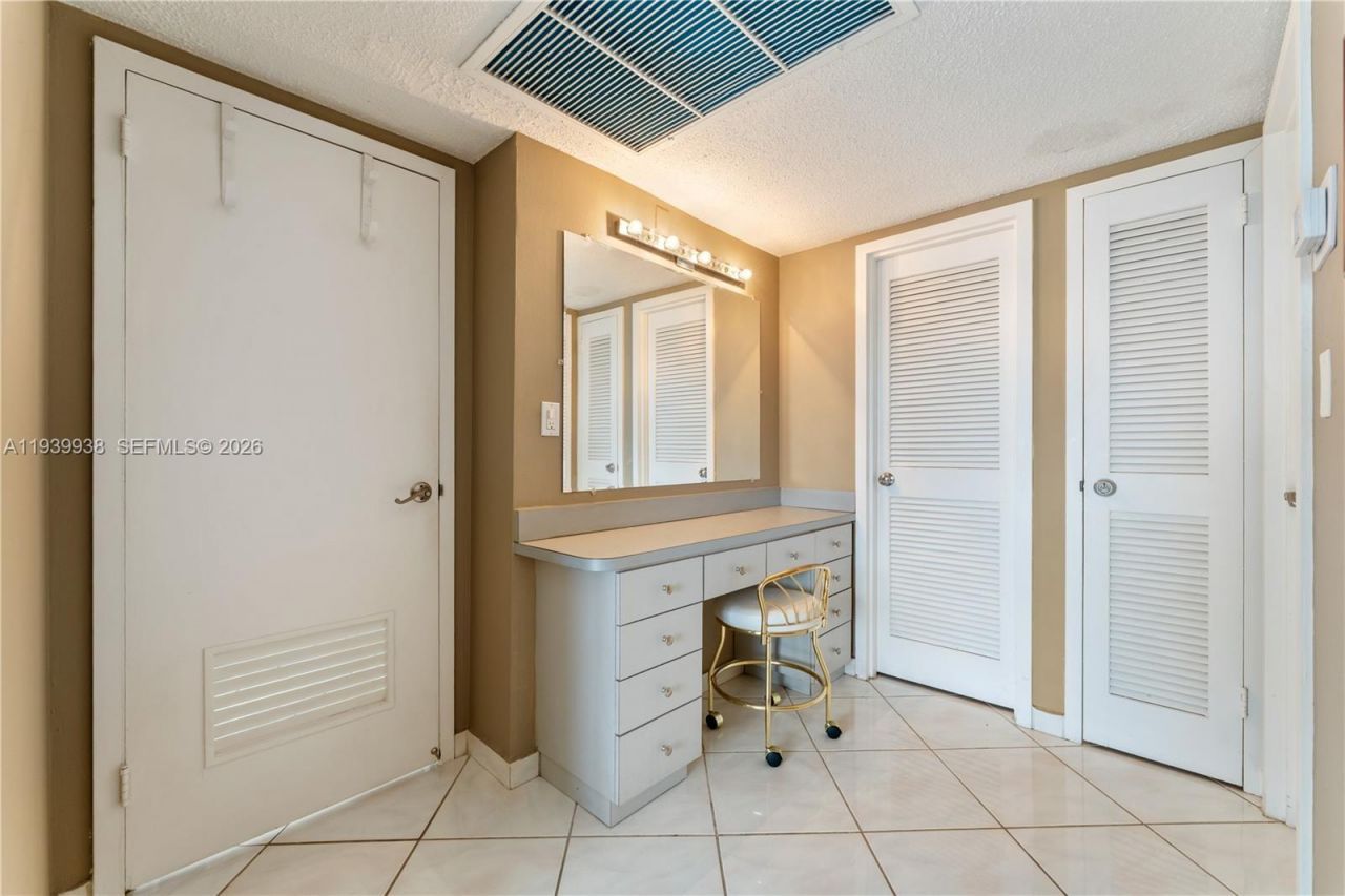 3140 S Ocean Dr, Unit 212, Hallandale Beach, FL 33009 Photo