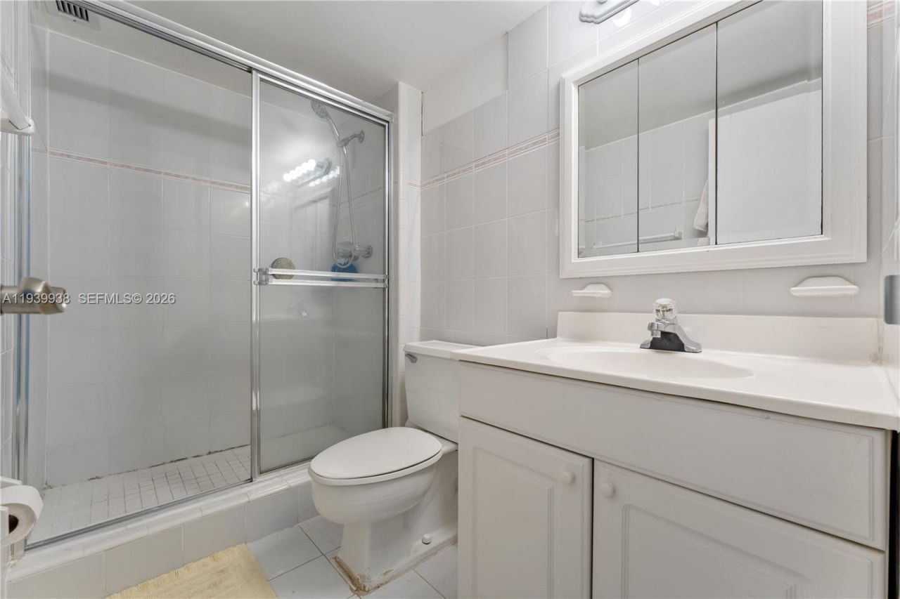 3140 S Ocean Dr, Unit 212, Hallandale Beach, FL 33009 Photo