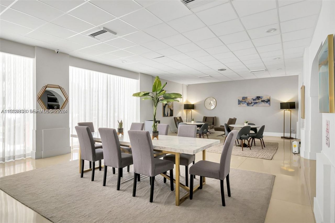 3140 S Ocean Dr, Unit 212, Hallandale Beach, FL 33009 Photo