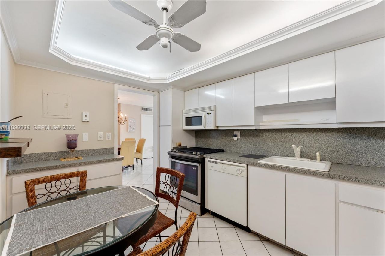 3140 S Ocean Dr, Unit 212, Hallandale Beach, FL 33009 Photo