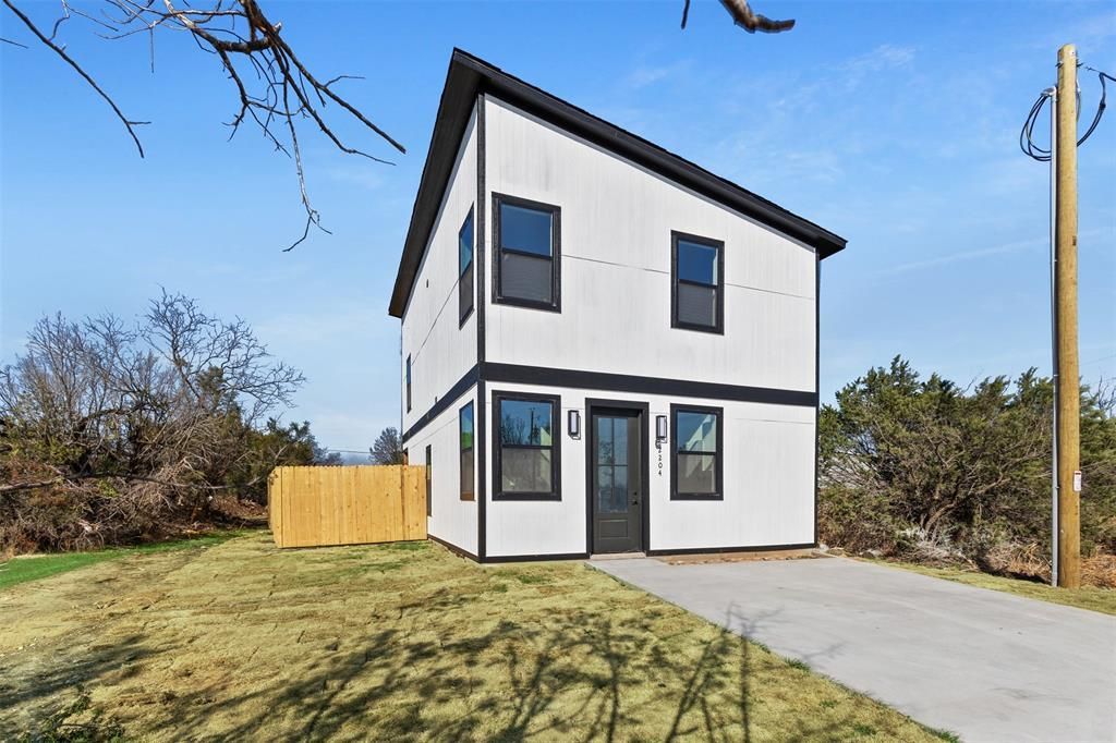 2204 Cedarwood Trail, Granbury, TX 76048 Main Photo