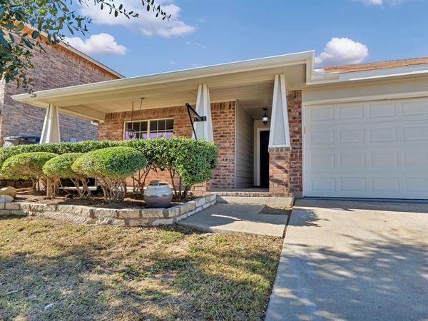 341 Windy Hill Lane, Fort Worth, TX 76108