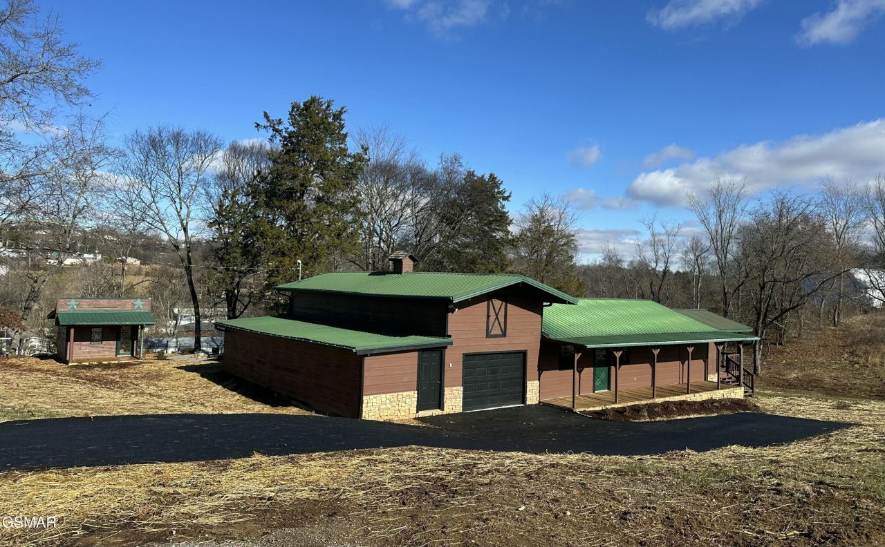 2820 Holiday Hills Road Kodak, TN 37764