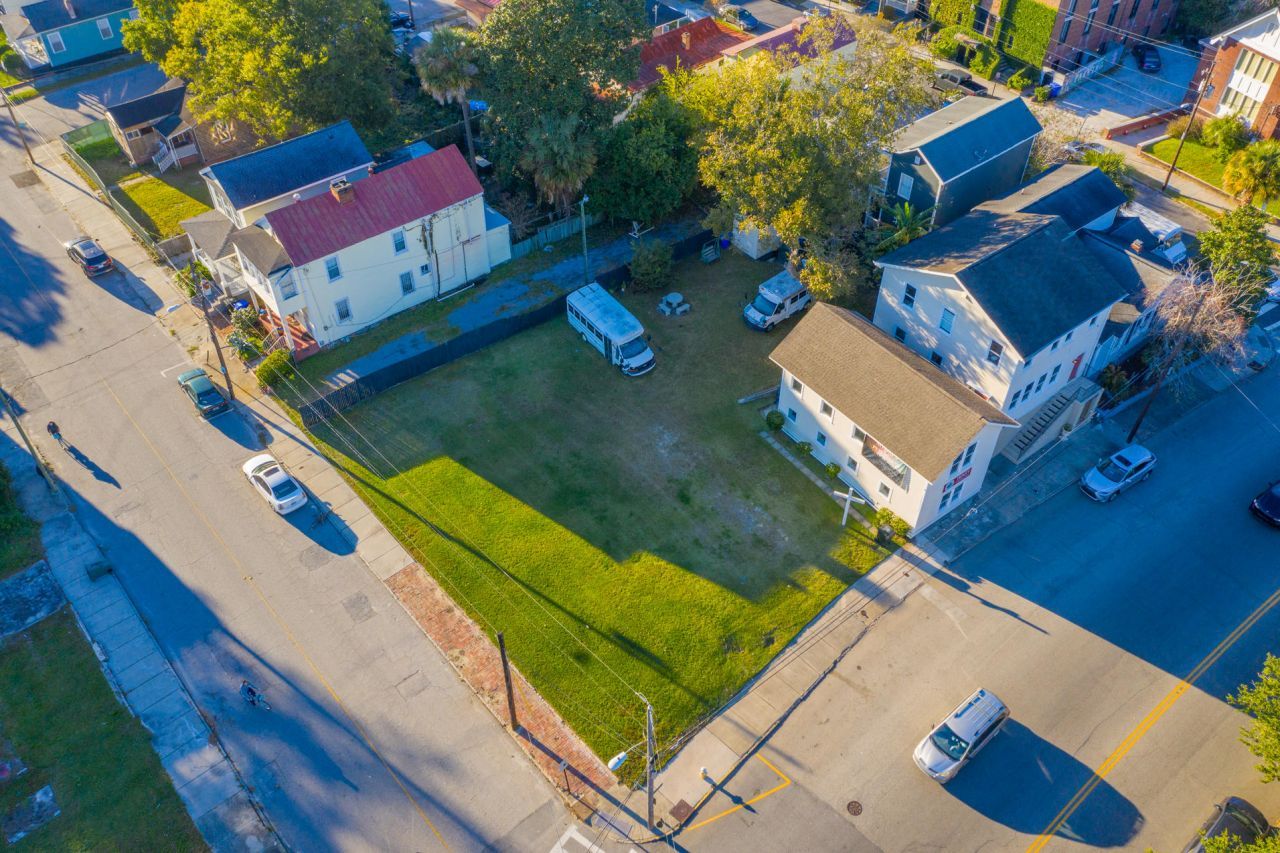 975 King Street Photo 13