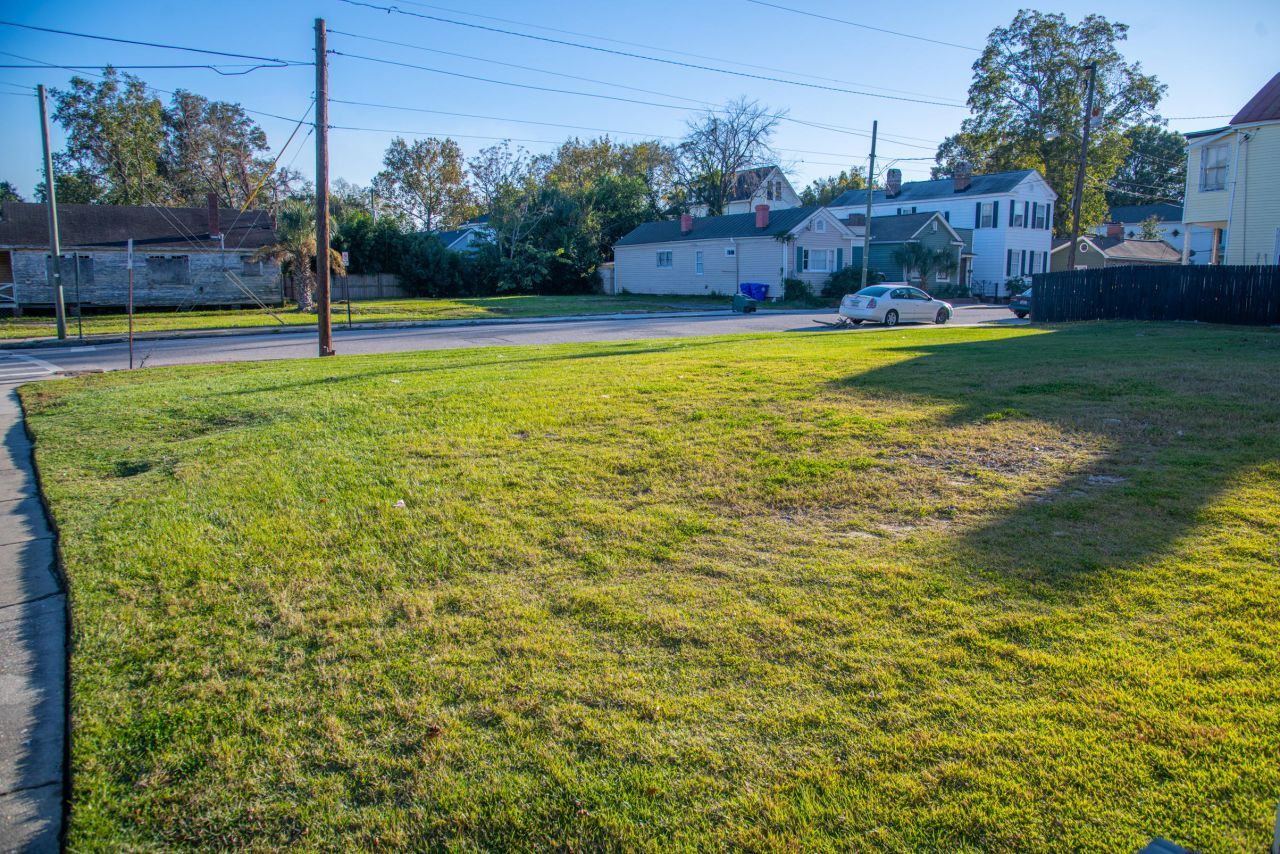 975 King Street Photo 17