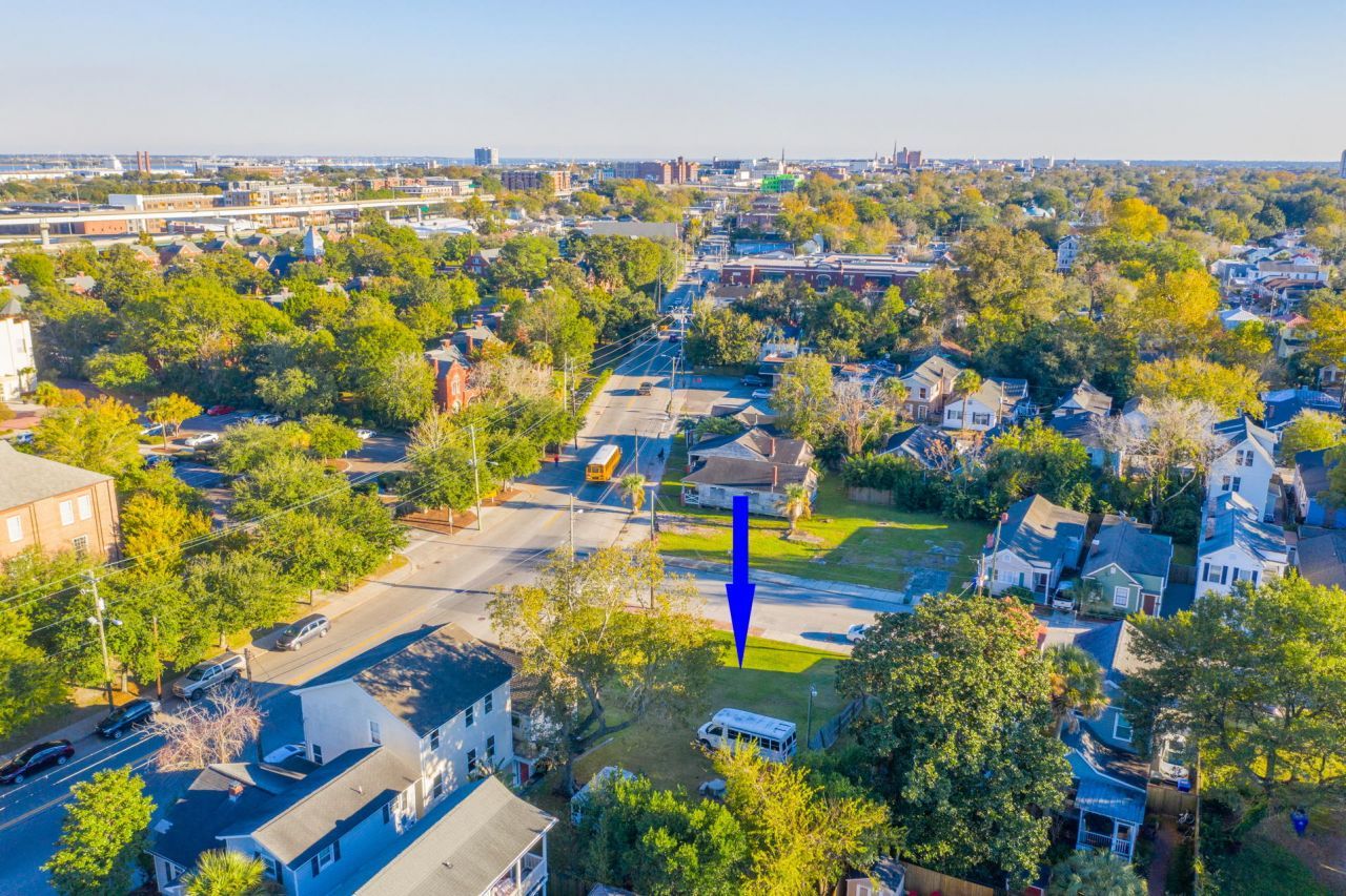 975 King Street Photo 4