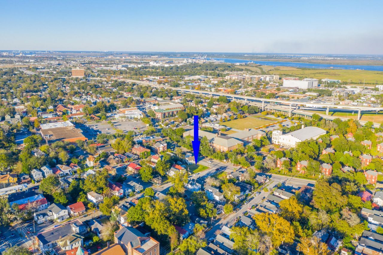 975 King Street Photo 7