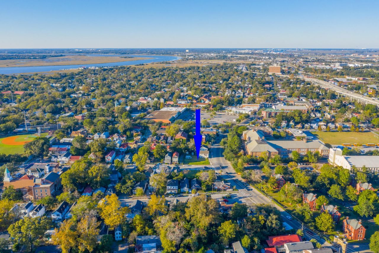 975 King Street Photo 8