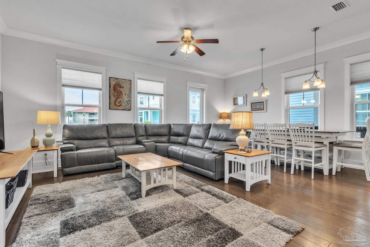 1499 Seaside Cir Navarre Beach, FL 32566