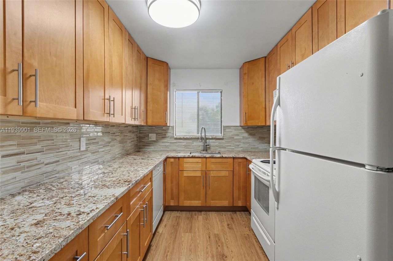 7552 Ashmont Cir, Unit 310, Tamarac, FL 33321 Photo