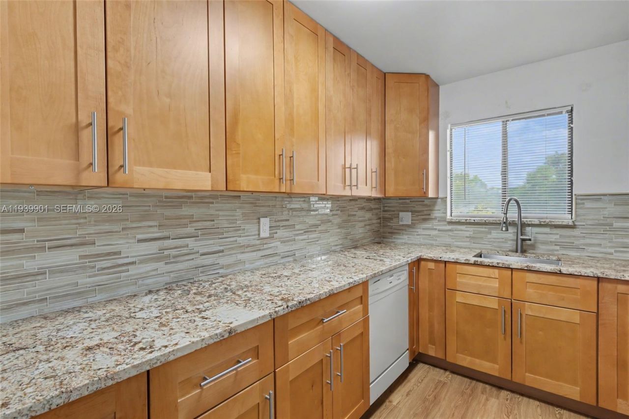 7552 Ashmont Cir, Unit 310, Tamarac, FL 33321 Photo