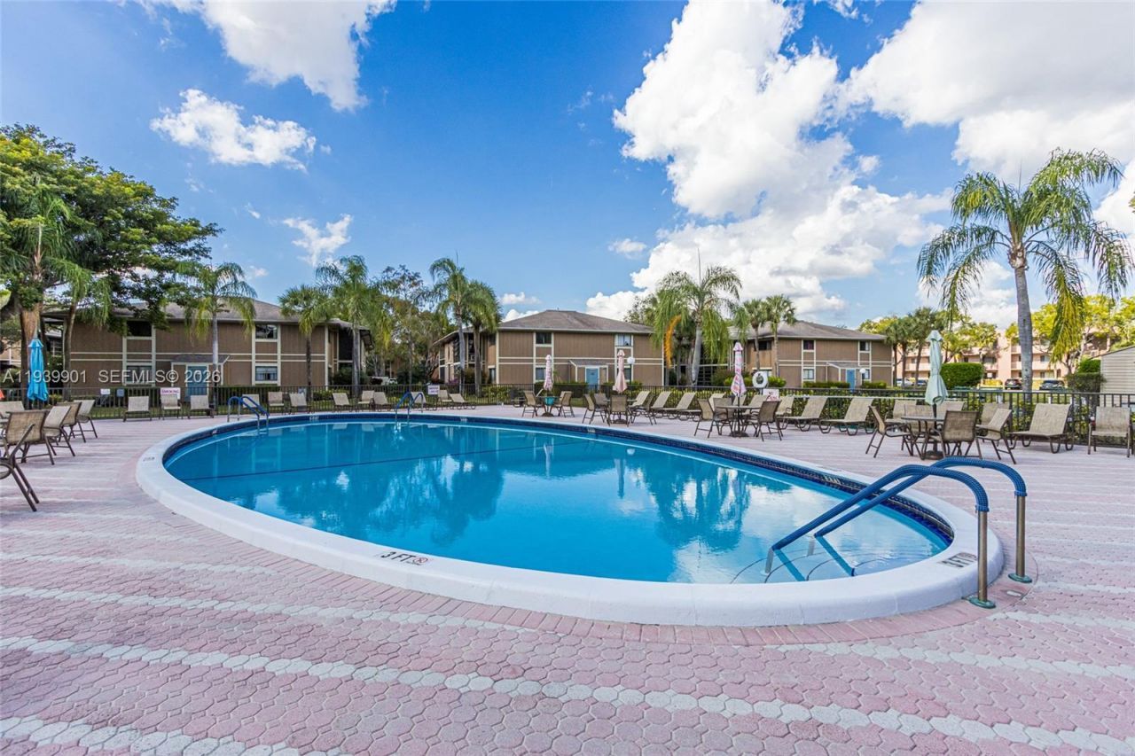 7552 Ashmont Cir, Unit 310, Tamarac, FL 33321 Photo