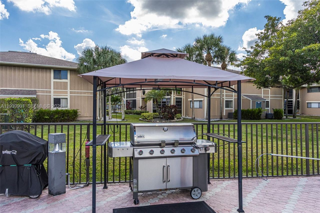 7552 Ashmont Cir, Unit 310, Tamarac, FL 33321 Photo