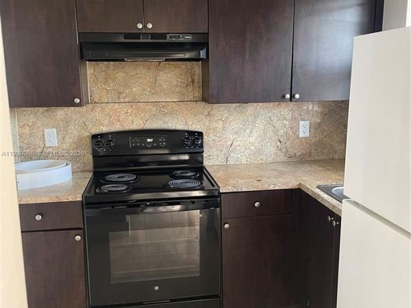 13725 NE 6th Ave, Unit 403, North Miami, FL 33161