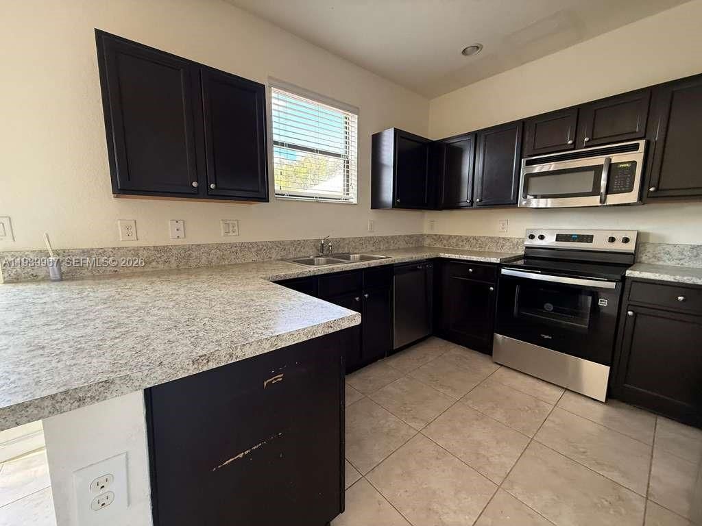 320 SE 37th Ter, Unit 320, Homestead, FL 33033 Photo