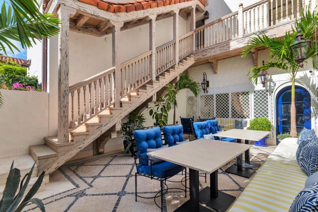 236 Phipps Plaza, Unit 201, Palm Beach, FL 33480 Photo