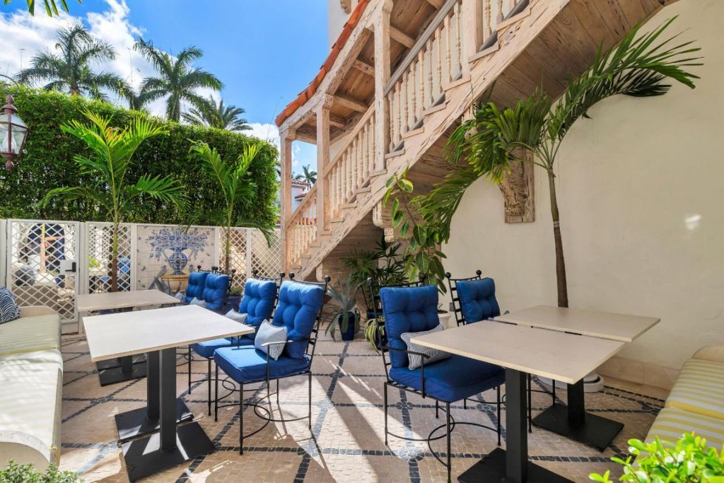 236 Phipps Plaza, Unit 201, Palm Beach, FL 33480 Photo