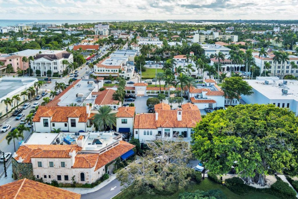 236 Phipps Plaza, Unit 201, Palm Beach, FL 33480 Photo