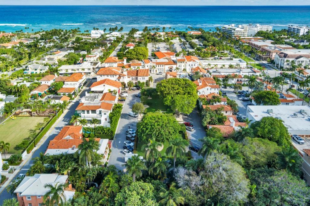 236 Phipps Plaza, Unit 201, Palm Beach, FL 33480 Photo