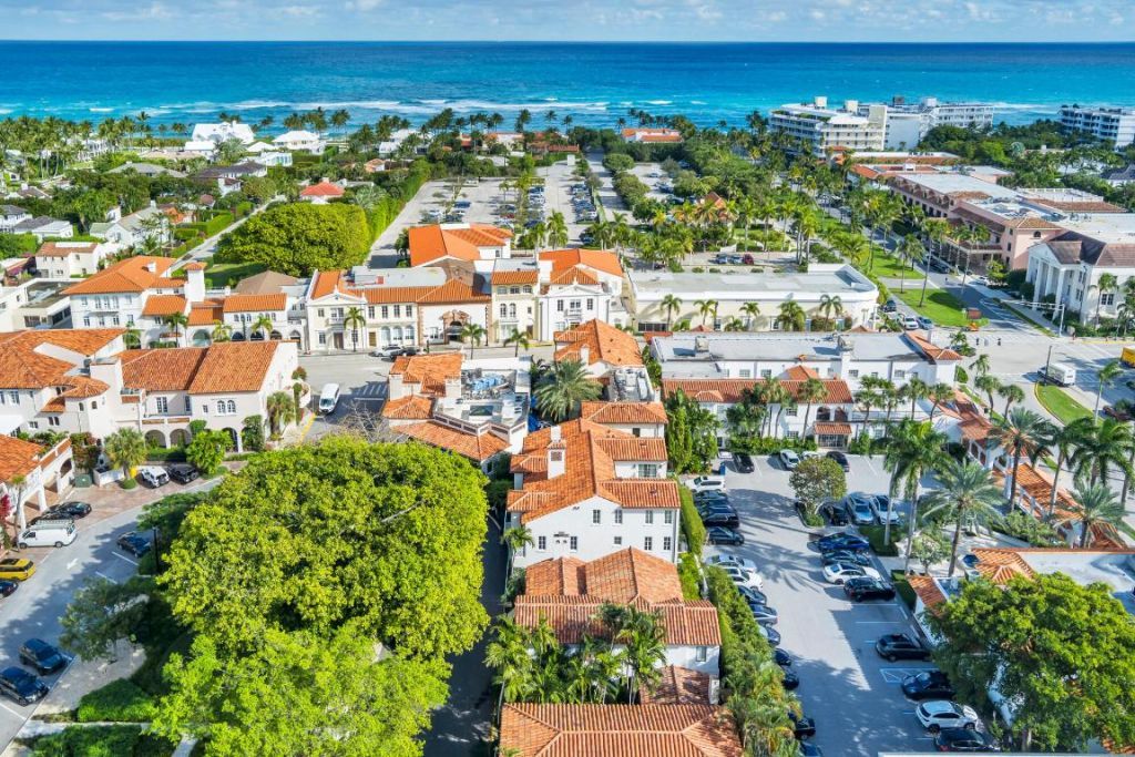 236 Phipps Plaza, Unit 201, Palm Beach, FL 33480 Photo