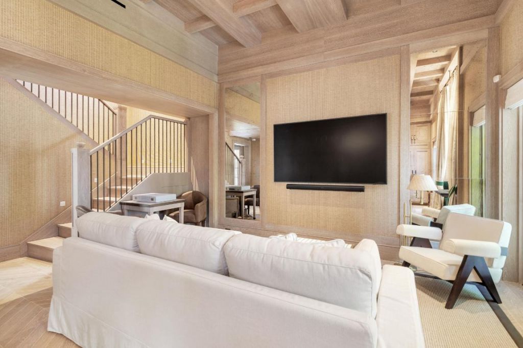 236 Phipps Plaza, Unit 201, Palm Beach, FL 33480 Photo