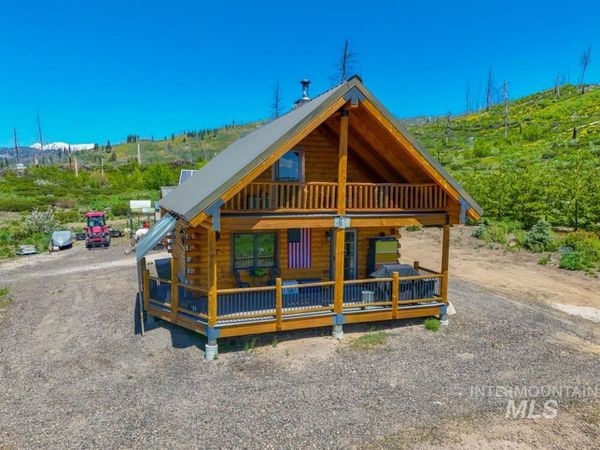 319 S Hill Place, Fall Creek, ID 83647
