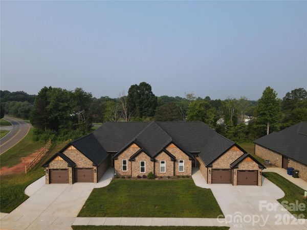 3367 48th Avenue NE, Unit 21B, Hickory, NC 28601