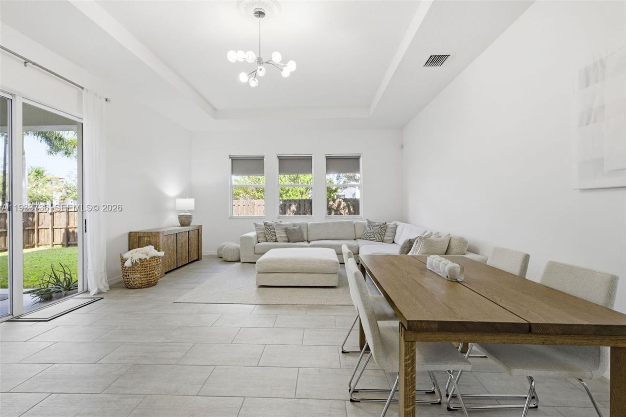 15293 SW 176th Ter, Unit 15293, Miami, FL 33187 Photo