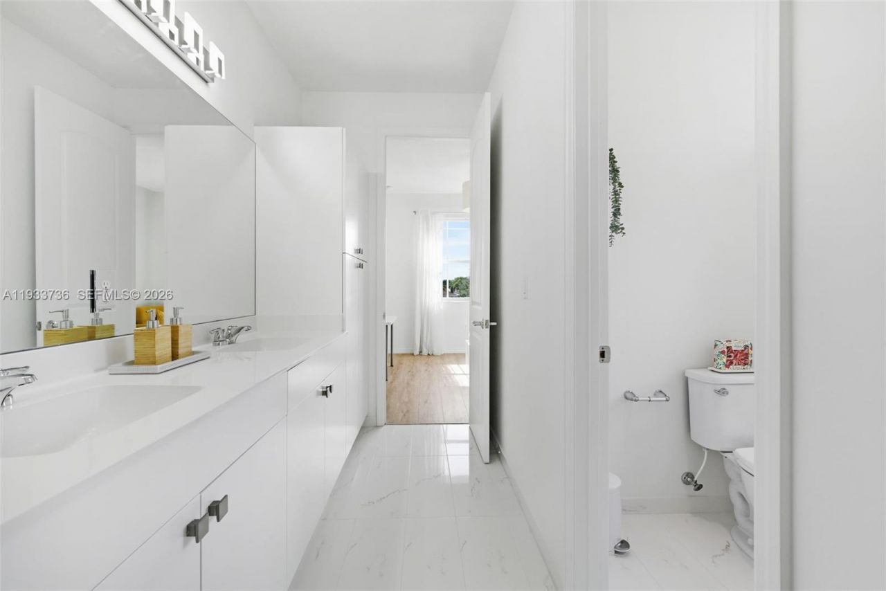 15293 SW 176th Ter, Unit 15293, Miami, FL 33187 Photo