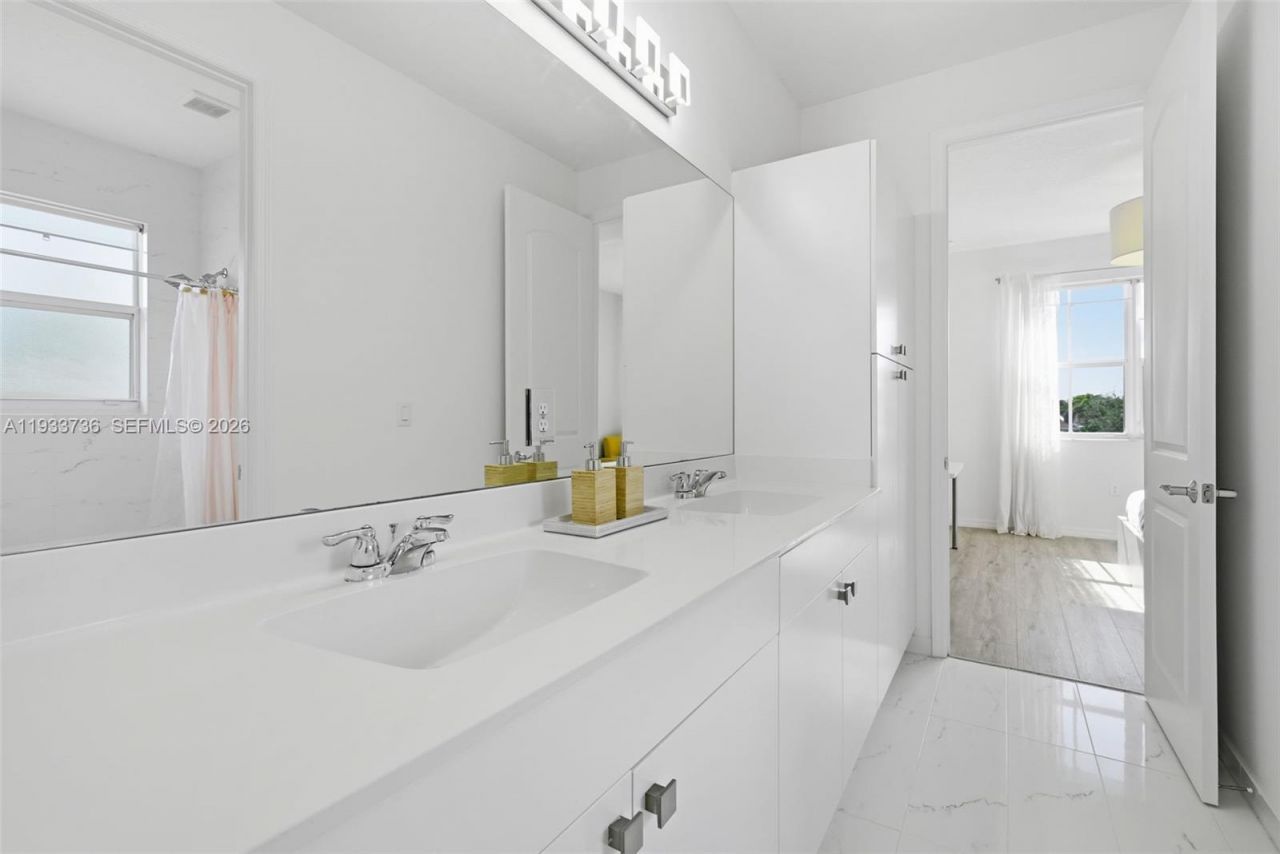 15293 SW 176th Ter, Unit 15293, Miami, FL 33187 Photo