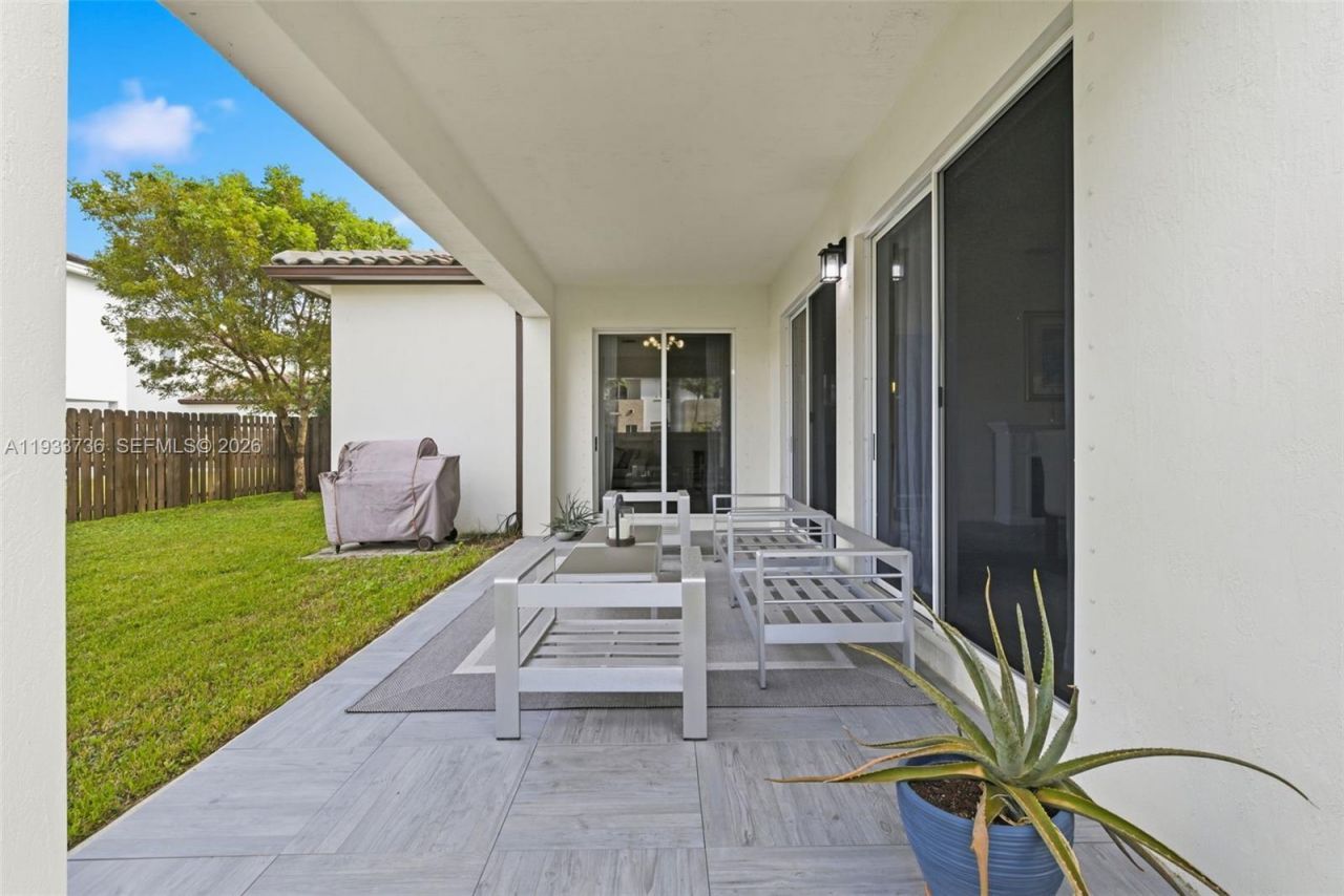 15293 SW 176th Ter, Unit 15293, Miami, FL 33187 Photo