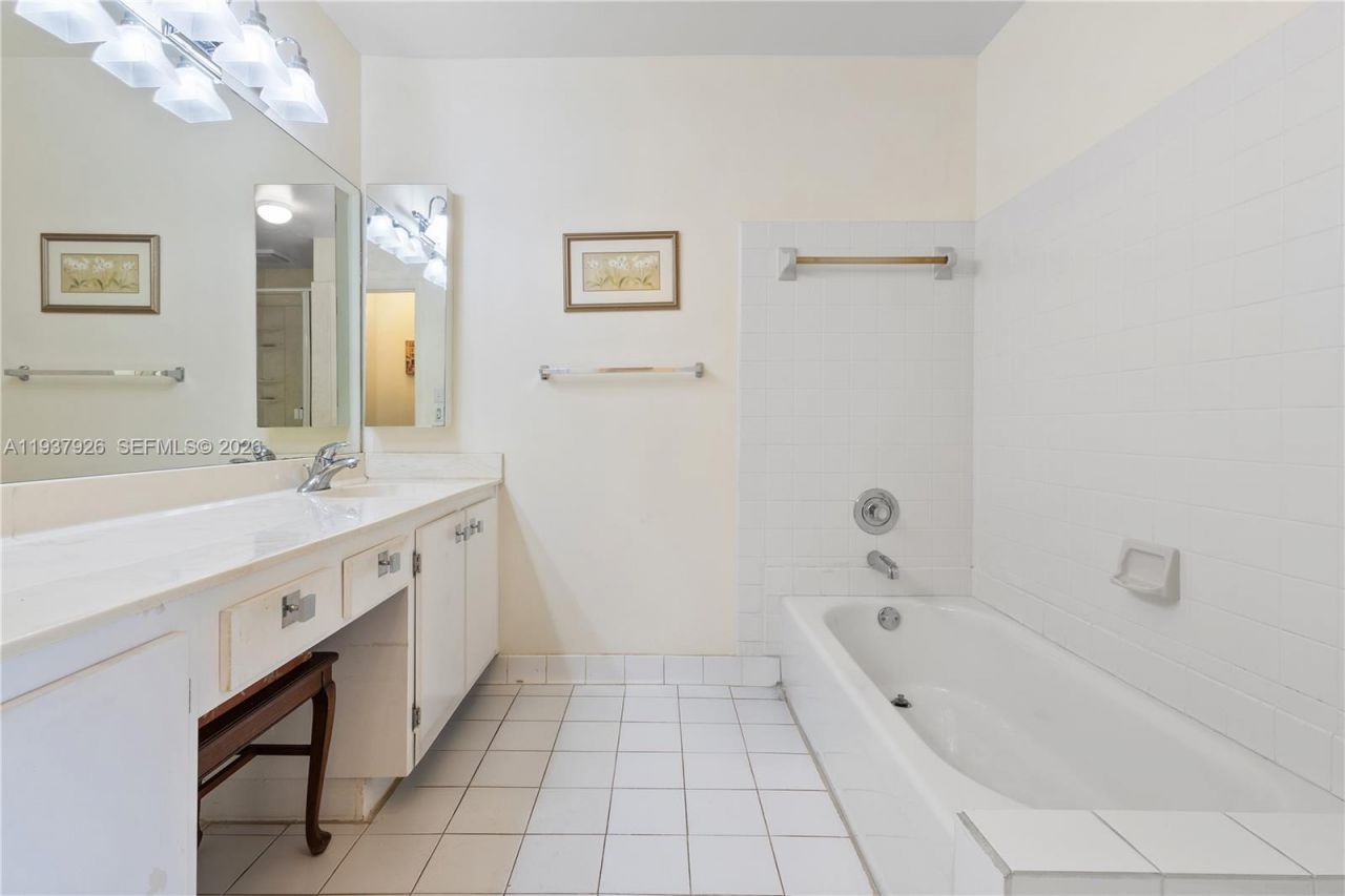 10114 Costa Del Sol Blvd, Unit G-60, Doral, FL 33178 Photo