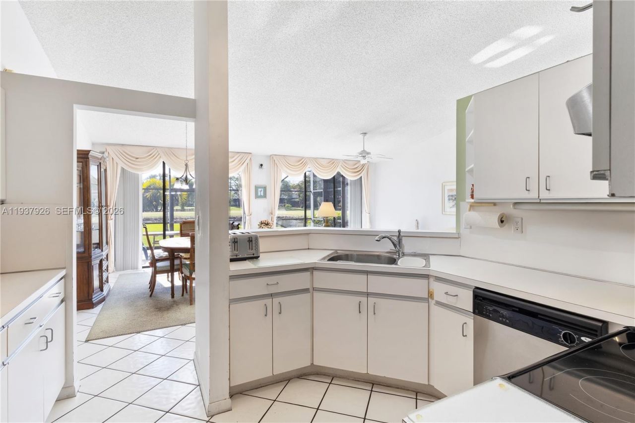 10114 Costa Del Sol Blvd, Unit G-60, Doral, FL 33178 Photo